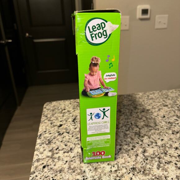 Leapfrog Learning 100 Animals Interactive Bilingual Take-Along Book NEW IN BOX - Picture 3 of 5